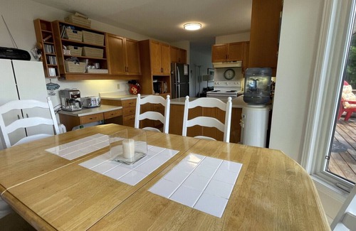 North Kawartha House | An Ideal, Cozy Comfortable Cottage Getaway!