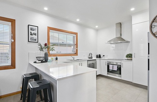 East Launceston House | An ideal townhouse for an executive long term stay.
