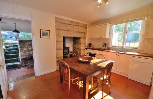 Bar Point Cottage | An idyllic haven, an hour from the CBD, ready to explore
