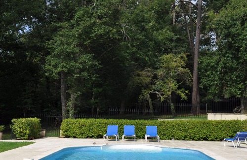 Sauveterre-De-Guyenne Villa | An immaculate family- friendly villa in the Entre-deux-Mers