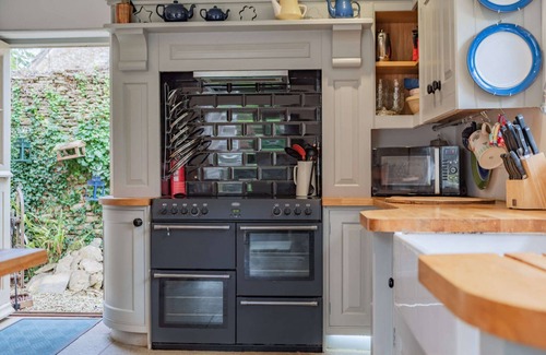 Barnsley Cottage | An impressive five bedroom country home in the heart of the Cotswolds - Barnsley Cottage