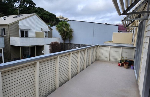 Newtown House | An Inner City 4-bedroom Townhouse With two Carparks