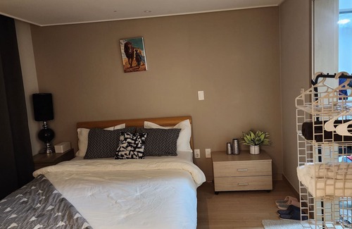 Pyeongtaek House | An intimate space in the heart of multicultural community