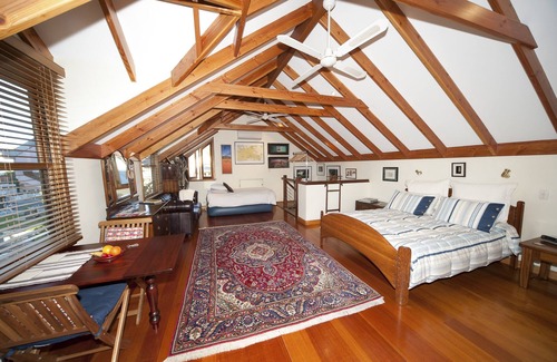 Balmain Bed & Breakfast | An Oasis in the City is a Solar powered B&B 10 minutes from central Sydney