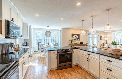 Lagoon Heights House | An Oasis on Martha's Vineyard-A 4 Bedroom 4.5 Bath Home In Historical Oak Bluffs