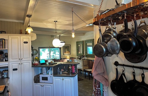 Slocan House | An outdoor adventure or a quiet retreat? The Swan House is perfect for both.