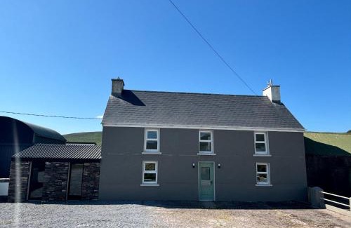 Ballydavid House | An Riasc Farmhouse Rental