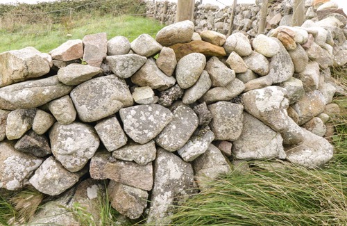 Rossaveel Cottage | AN TEACH BAN, family friendly in Rossaveel, County Galway