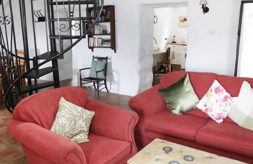 Rossaveel Cottage | AN TEACH BAN, family friendly in Rossaveel, County Galway