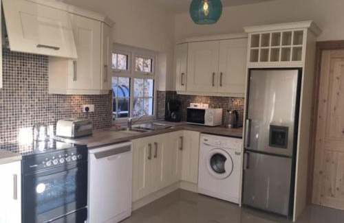 Killybegs House | An Uaimh , superb 6 bedroom house.