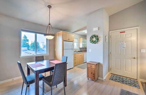 Anacortes Apartment | Anacortes Condo ~ 1 Mi to Marina & Fidalgo Bay!