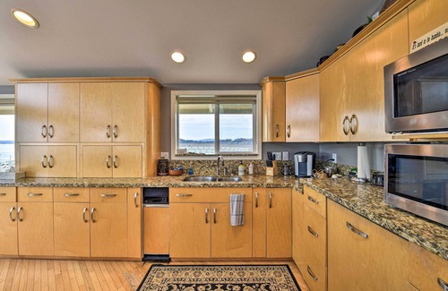 Anacortes House | Anacortes Paradise Vacation Rental w/Water Views!