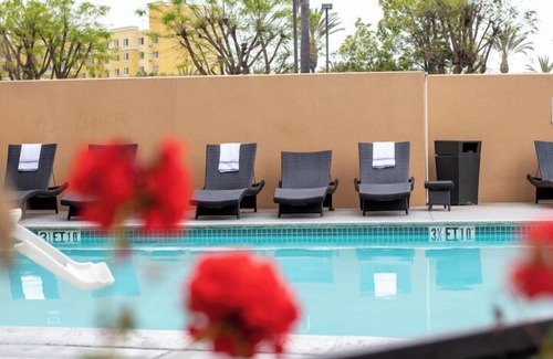 Garden Grove House | Anaheim Escape Near Disneyland, Knott’s & Anaheim GardenWalk - Pets are Allowed!