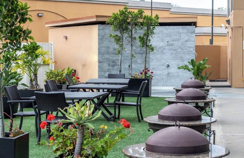 Garden Grove House | Anaheim Escape Near Disneyland, Knott’s & Anaheim GardenWalk - Pets are Allowed!