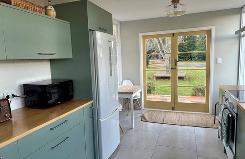 Mayfield House | Anama School House Country Retreat