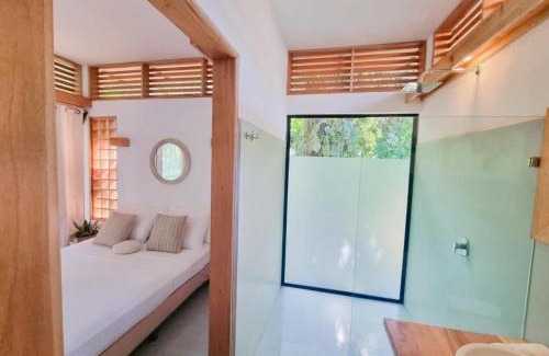 Chiguata Apartment | Ananá Garden Studio AC 5 Min to Playa Chiquita