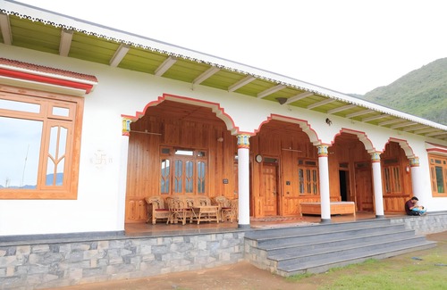 Tehri Cottage | Anandavanam Homestay - near Devalsari Temple by Homeyhuts