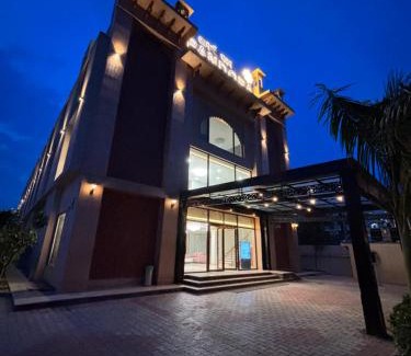 Vrindavan Hotel | Anandi Bhawan by Paandora