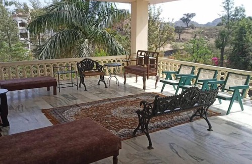 Abu Road Hotel | Anandmai Heritage Villa Mount Abu