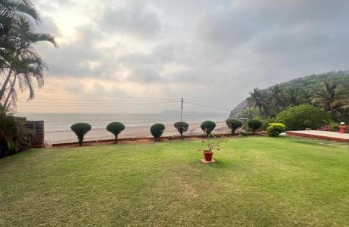 Ratnagiri Bed & Breakfast | Anant Beach Villa