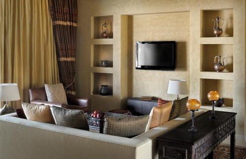 Liwa Resort | Anantara Qasr al Sarab Desert Resort