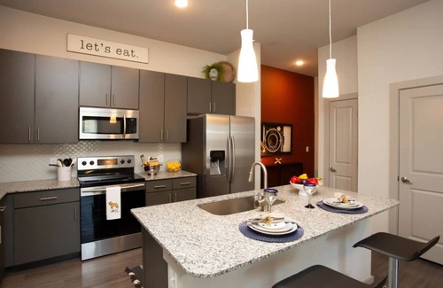 Southside Apartment | Anastasia: Stylish Lux Condo: Pool, Balcony, near Riverwalk, AFB