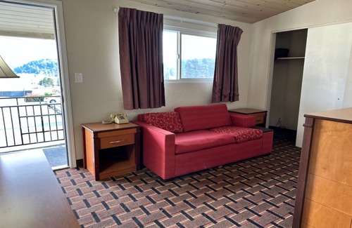 Reedsport Hotel | Anchor Bay Inn