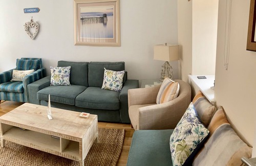 Anstruther Cottage | Anchor Cottage - private parking, sleeps 5