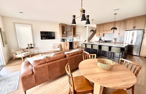 Town of Essex Cottage | Anchor down on your private Beachfront Cottage