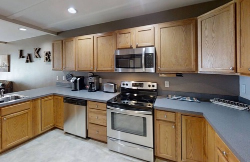 Mineral House | Anchor Here- Cozy Waterfront Townhome, Perfect Getaway, Sandy Beach, Boat Slip
