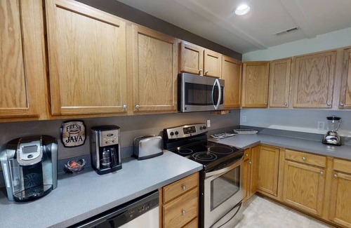 Mineral House | Anchor Here- Cozy Waterfront Townhome, Perfect Getaway, Sandy Beach, Boat Slip