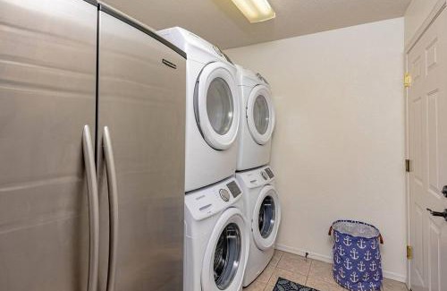 Lake Havasu City House | Anchor House - Pool Spa Game Room Sleeps 22