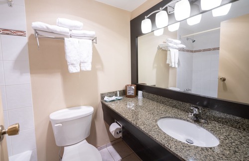 Campbell River Hotel | Anchor Inn And Suites
