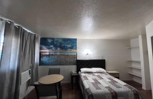 Surfside Beach Hotel | Anchor Motel & RV Park