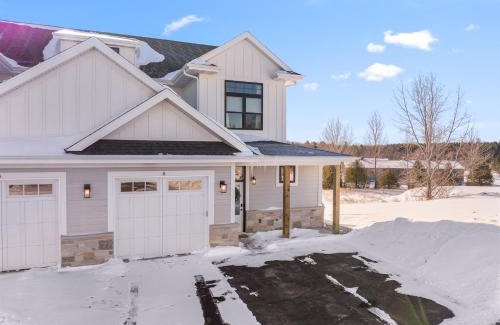 Egg Harbor House | Anchor Point Condo by Simple Life Rentals