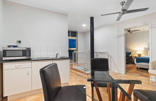 Cullen Bay Condo | Anchor Point Penthouse: Marina Views ~ Pool ~ BBQs