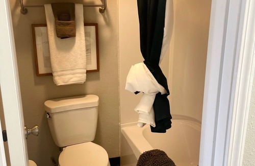 Anchor Point Hotel | Anchor Point Stay - Room 5