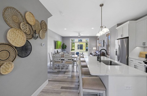 Ottawa House | Anchor's Away 3 bed 3.5 bath