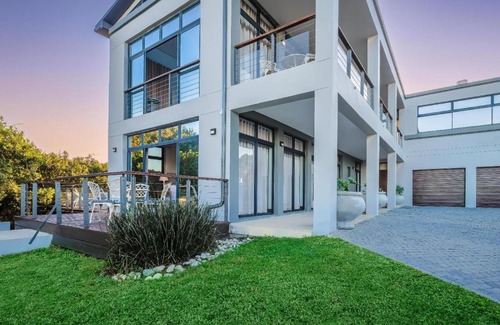 Bothastrand House | Anchor's Haven Hersham