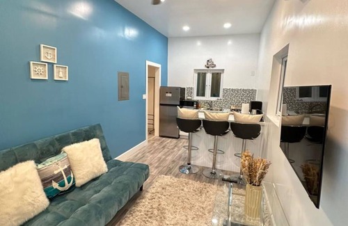 Great Exuma Cottage | Anchor Villa: 5 min walk or rent a bike to go to turtle beach.