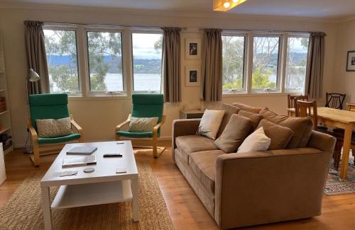 Port Huon Apartment | Anchorage Waterfront Retreat