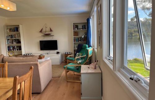 Port Huon Apartment | Anchorage Waterfront Retreat