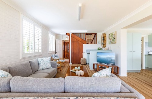 Fingal Bay House | Anchored at Fingal Bay, 80 Marine Drive