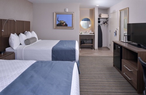 Deale Hotel | Anchored Inn at Hidden Harbour Marina