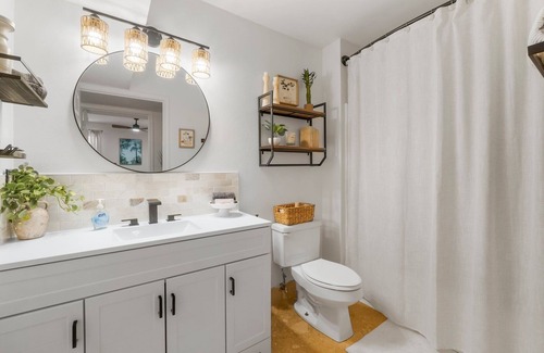 Indian Bayou Condo | Anchors Away -Destin Sleeps 4