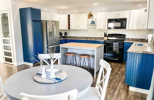 Buckeye Lake Cottage | Anchors Away - Relaxing Cottage Minutes from Lake