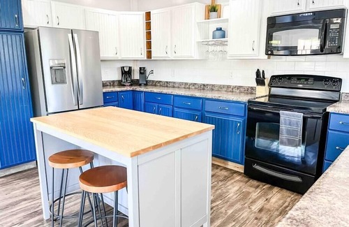 Buckeye Lake Cottage | Anchors Away - Relaxing Cottage Minutes from Lake