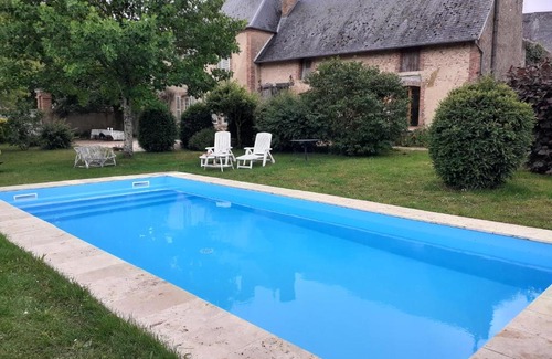 La Chapelle-dʼAngillon Bed & Breakfast | Ancien Presbytère