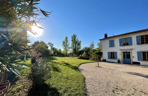 Beauchalot House | Ancien Presbytère du 17eme sur 1750 m2 de Jardin