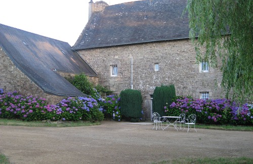Tredion House | Ancien Prieuré Paysagé Centre Village de Campagne